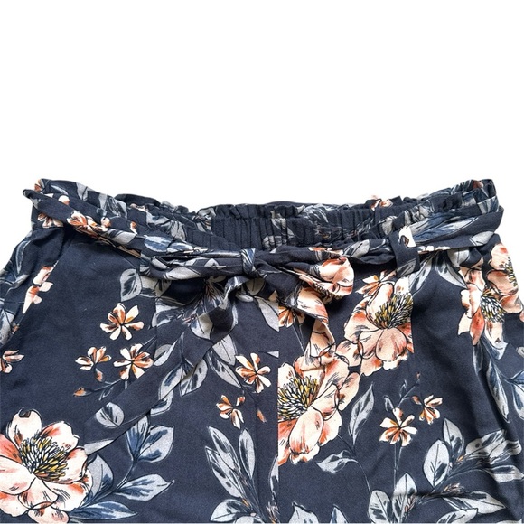 saltwater LUXE Curren Wide Leg Floral Print Crop Pant - Picture 2 of 10